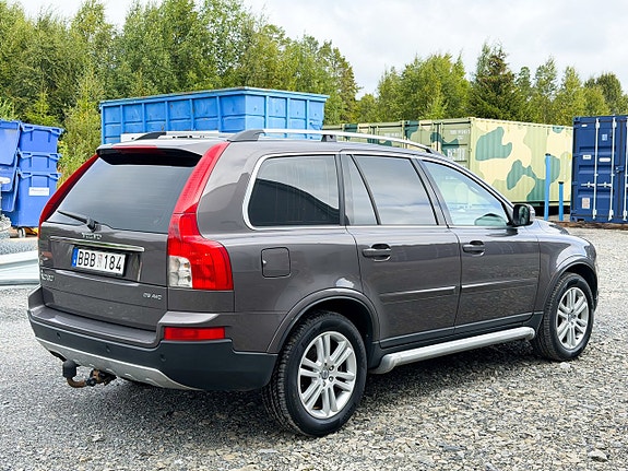 Volvo XC90 7 of 17