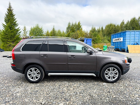 Volvo XC90 6 of 17