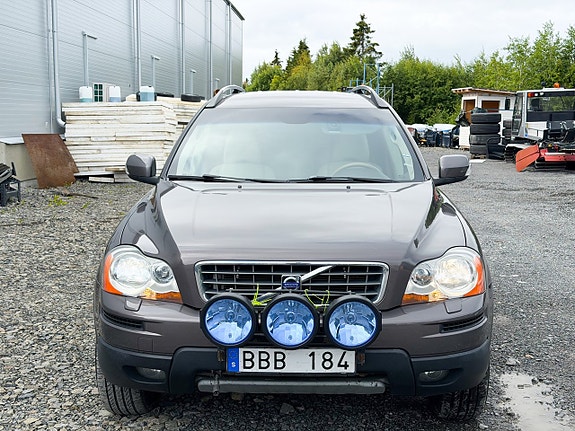 Volvo XC90 8 of 17