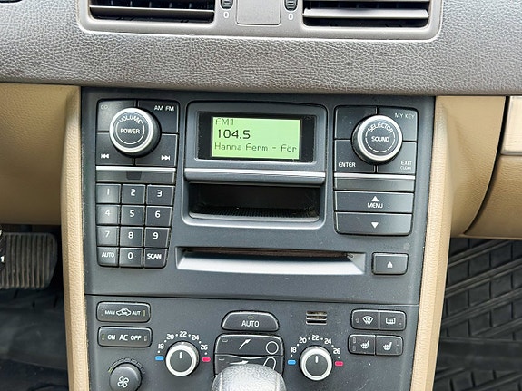 Volvo XC90 16 of 17