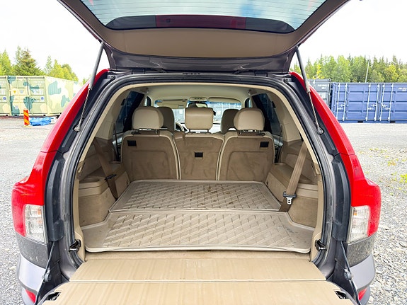 Volvo XC90 12 of 17