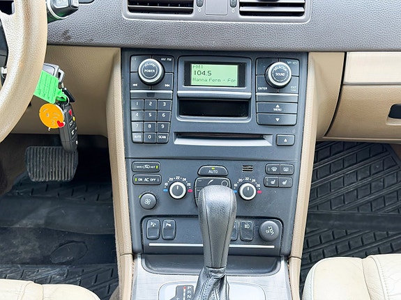 Volvo XC90 15 of 17