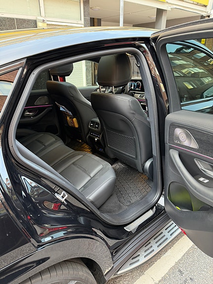 Mercedes-Benz GLE53 4 of 8