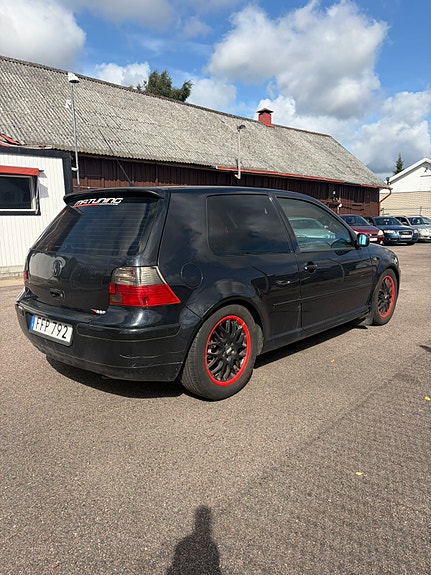 Volkswagen Golf IV 3 of 6
