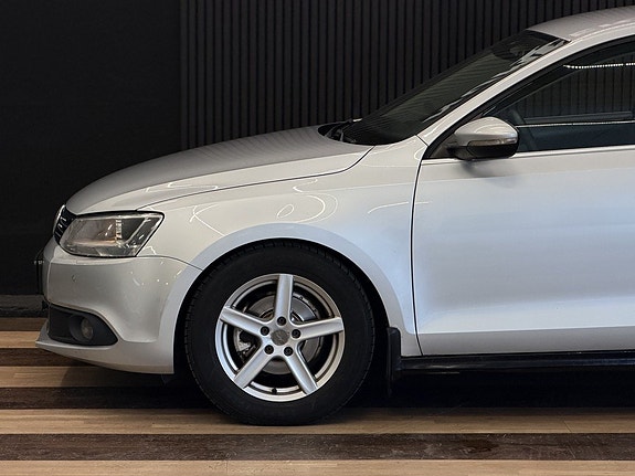 Volkswagen Jetta 5 of 27