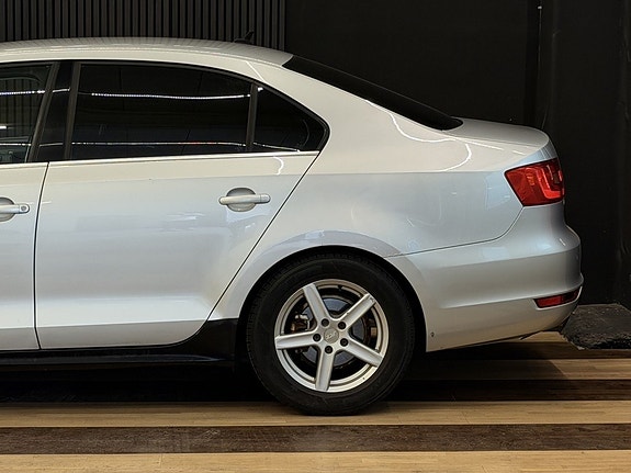 Volkswagen Jetta 6 of 27