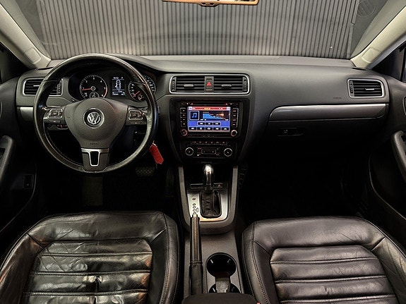 Volkswagen Jetta 15 of 27