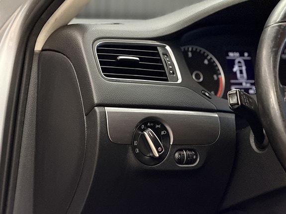 Volkswagen Jetta 27 of 27
