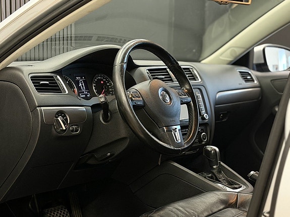 Volkswagen Jetta 13 of 27
