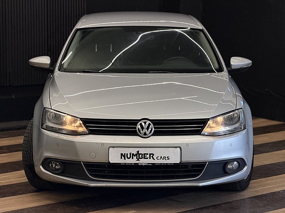 Volkswagen Jetta 3 of 27