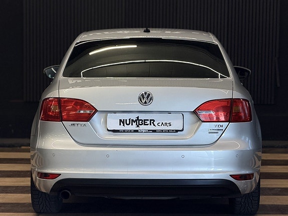 Volkswagen Jetta 8 of 27