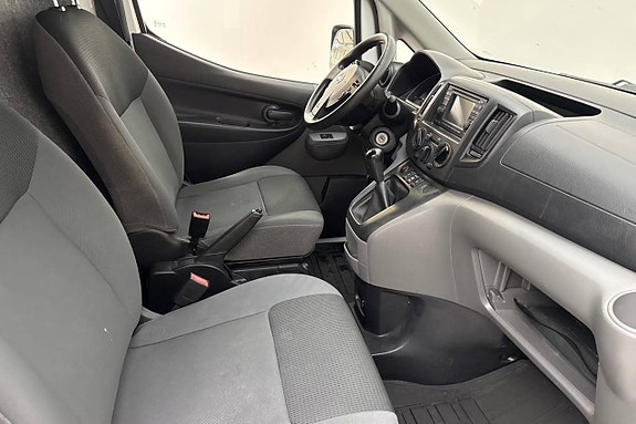 Nissan NV200 11 of 12