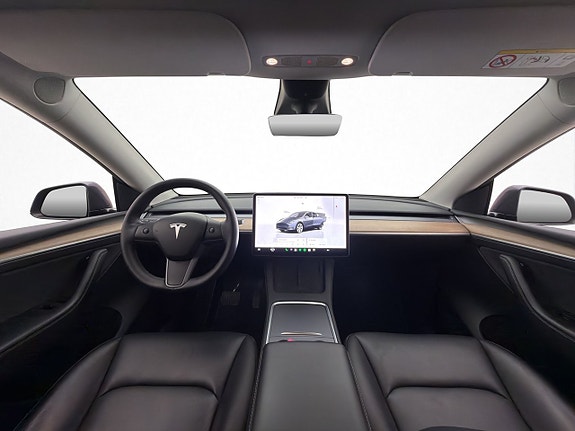 Tesla Model Y 14 of 30