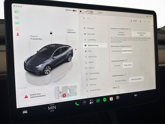 Tesla Model Y 24 of 30