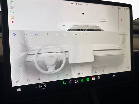 Tesla Model Y 23 of 30