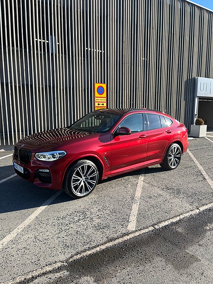BMW X4 2 of 11