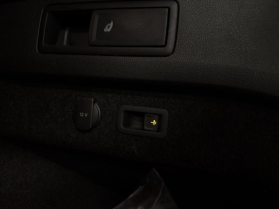 Volkswagen Passat 20 of 24