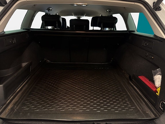 Volkswagen Passat 21 of 24