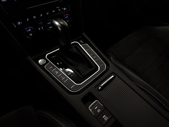 Volkswagen Passat 13 of 24