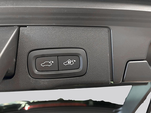 Volvo XC60 15 of 23