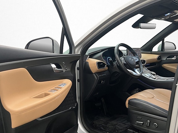 Hyundai Santa Fe 8 of 30
