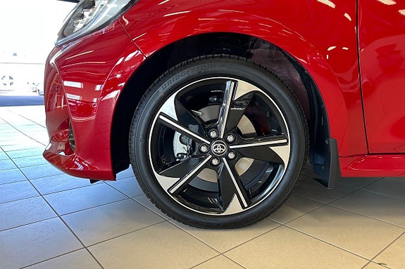 Toyota Yaris 17 of 21
