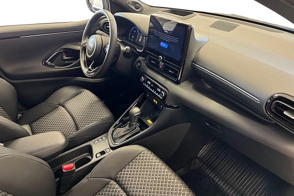 Toyota Yaris 7 of 21
