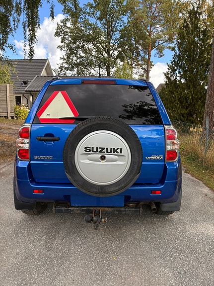 Suzuki Grand Vitara 4 of 6