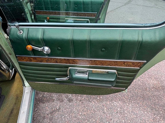 Oldsmobile Ninety-Eight 25 of 30