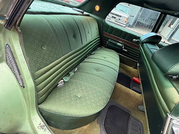 Oldsmobile Ninety-Eight 16 of 30