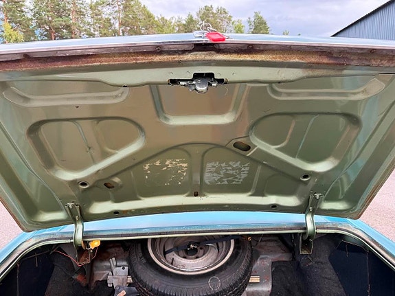 Oldsmobile Ninety-Eight 27 of 30