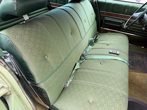 Oldsmobile Ninety-Eight 19 of 30