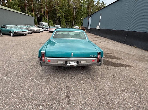 Oldsmobile Ninety-Eight 13 of 30