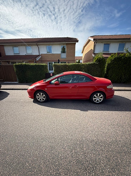 Peugeot 307 CC 2 of 3