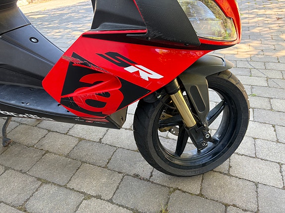 Aprilia SR50 5 of 7