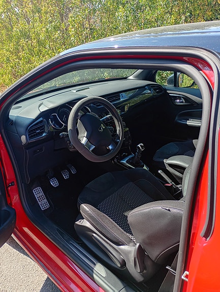 Citroen DS3 3 of 4