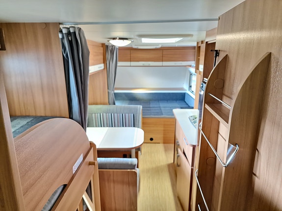 Weinsberg HÖSTPRIS! 550 QDK - Barnkammarvagn med Dubbelsäng + våningssäng 8 of 17