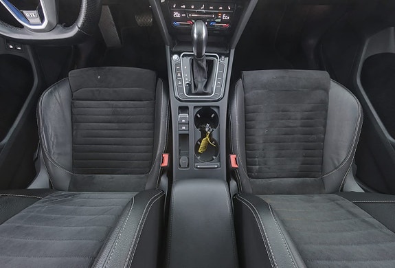 Volkswagen Passat 21 of 30