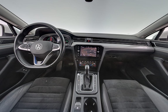 Volkswagen Passat 15 of 30