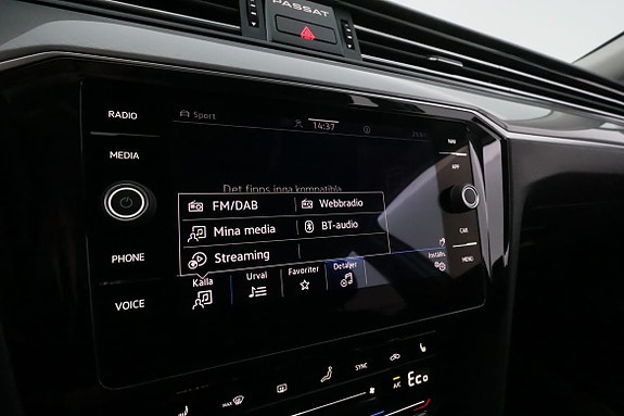 Volkswagen Passat 28 of 30