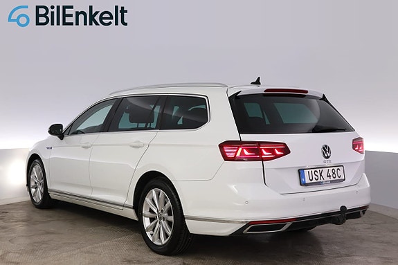Volkswagen Passat 7 of 30