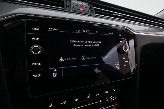 Volkswagen Passat 29 of 30