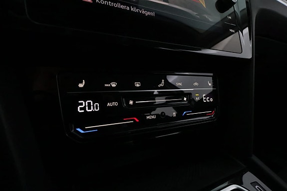 Volkswagen Passat 25 of 30
