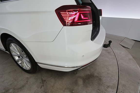 Volkswagen Passat 8 of 30