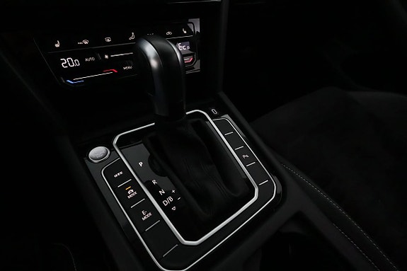Volkswagen Passat 24 of 30