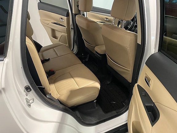 Mitsubishi Outlander 14 of 19