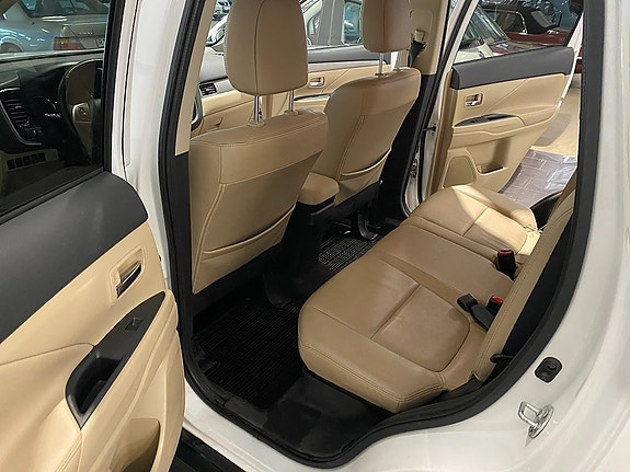Mitsubishi Outlander 13 of 19