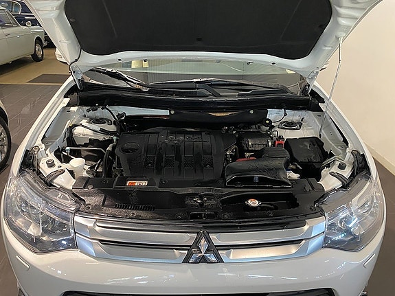 Mitsubishi Outlander 10 of 19