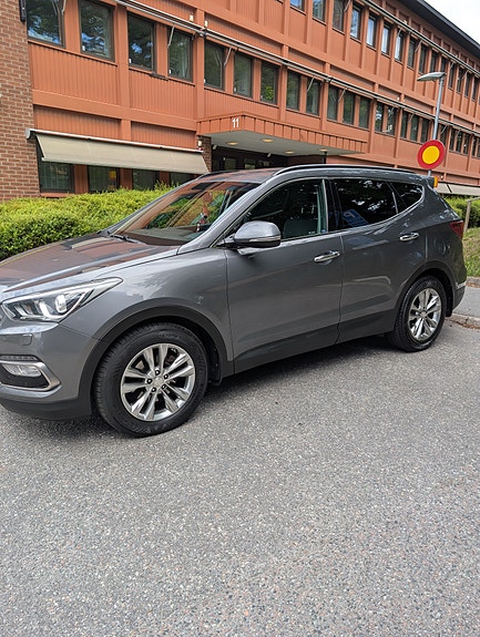Hyundai Santa Fe 2 of 11