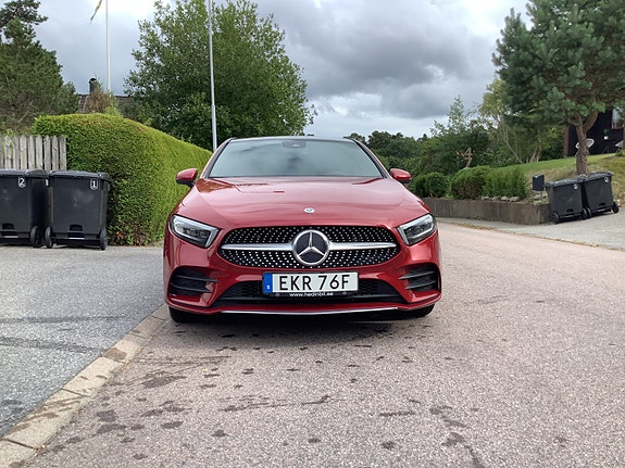 Mercedes-Benz A250 e 2 of 25